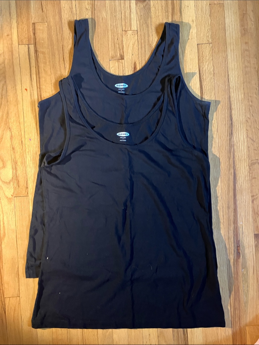 Old Navy Black Women's Scoop Neck Tank Tops - Set of 2